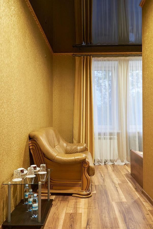Hotel Royal 波尔塔瓦 外观 照片